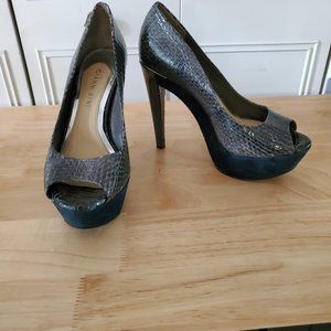 Gianni Bini Snake Grayish Blue platform heel